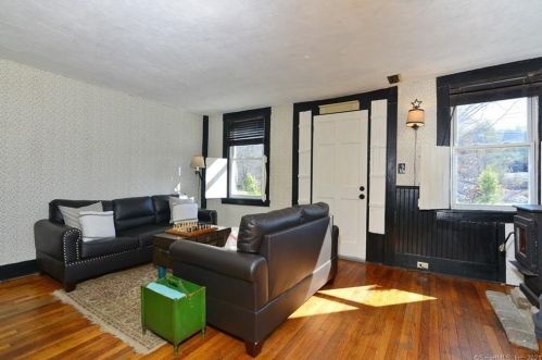 7 Dewey St, Putnam CT  06260-1352 exterior