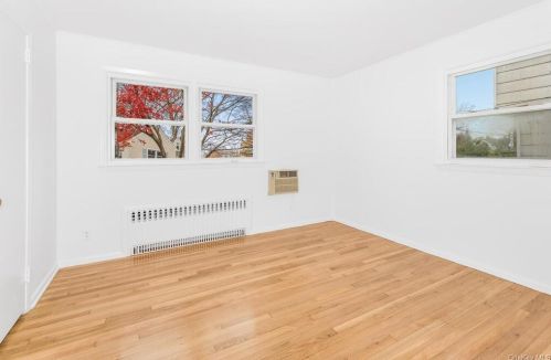 40 Glen Ave, Rye Brook NY  10573-2636 exterior