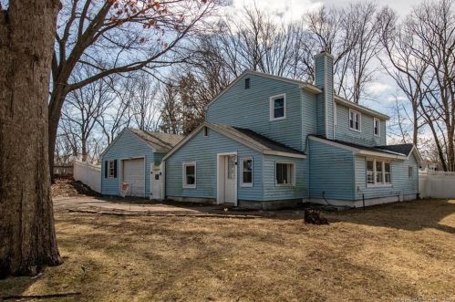 30 Woodland Ave, North Haven, CT 06473-1941