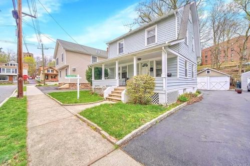 2 Riverside Dr, Airmont NY  10901-5704 exterior