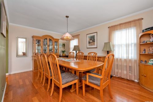 110 Central Blvd, New Hyde Park NY  11040-4228 exterior