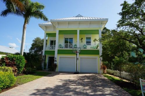461 Palermo Cir, Fort Myers Beach, FL 33931-2726