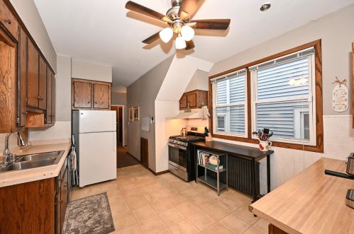 3269 Bartlett Ave, Milwaukee WI  53211-3022 exterior