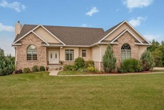 1237 Winchester Cir, Swisher IA  52338-9464 exterior