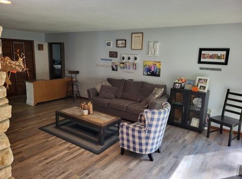 1204 Fleetwood Dr, Manitowoc, WI 54220-2316