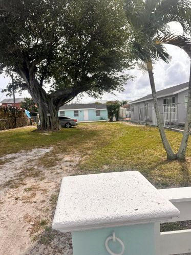 2850 Kentucky St, West Palm Beach FL  33406-4243 exterior