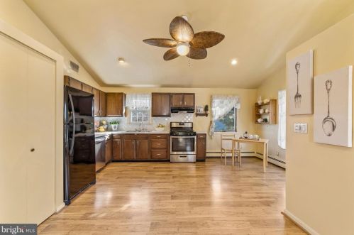 30 Greenfield Ave, Trenton NJ  08648-3828 exterior