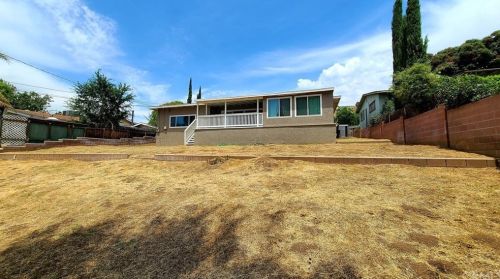 233 53rd St, San Bernardino, CA 92404-1115