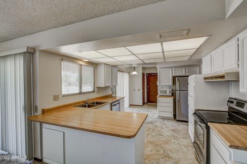 12647 Parkwood Dr, Sun City AZ  85375-4625 exterior