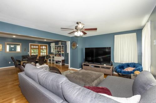 70 School St, Manchester, CT 06042-2013