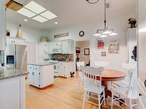 5215 Wedgefield Rd, Granbury TX  76049-4166 exterior