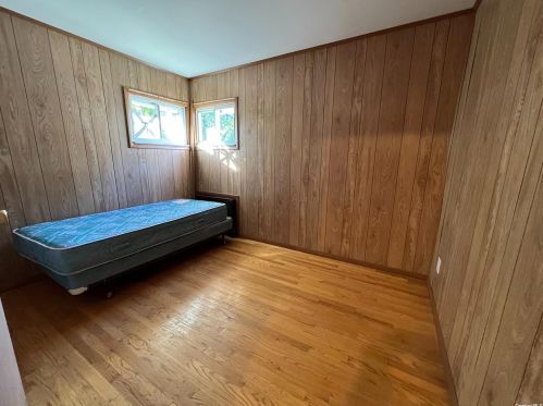 36 Cedar St, Hicksville NY  11801-3208 exterior