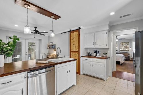 2300 Timberglen Dr, Lewisville TX  75028-1916 exterior