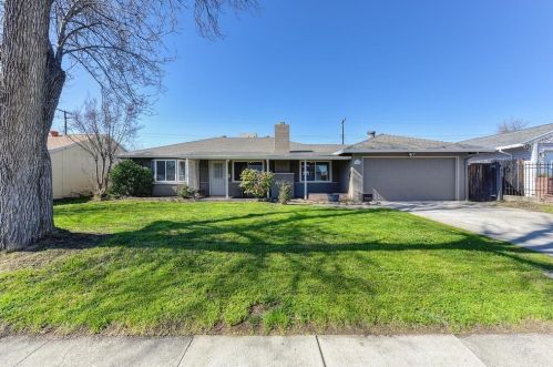 6209 Melrose Dr, North Highlands, CA 95660-4327