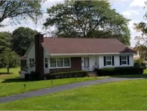 136 Elaine Dr, Binghamton, NY 13905-1528
