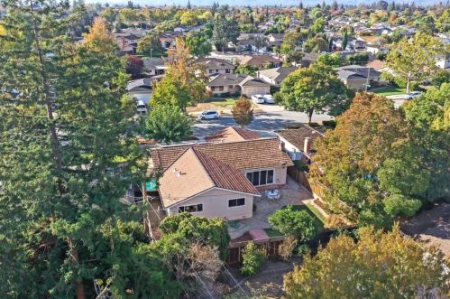 4779 Castlewood Dr, San Jose CA 95129-2258 exterior