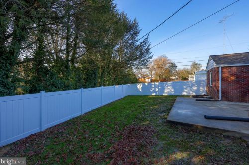 124 Millersville Rd, Lancaster PA  17603-4220 exterior