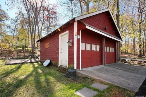 226 Old Mill Rd, West Nyack NY  10994-1414 exterior