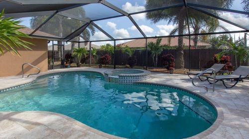 20 Crestwood Cir, Lehigh Acres FL 33936-5900 exterior