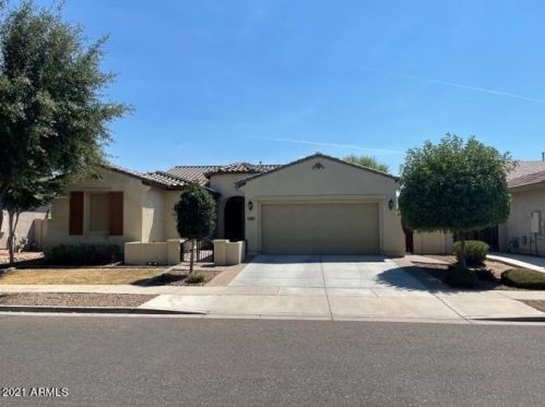 4577 Waterman St, Gilbert, AZ 85297-7448