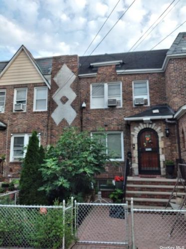 90-38 Pitkin Ave, Jamaica, NY 11417-1129