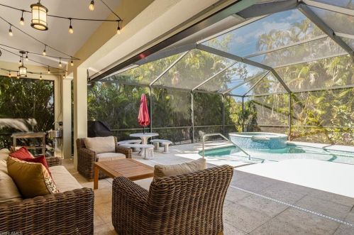 657 91 Ave, Naples FL 34108-2424 exterior