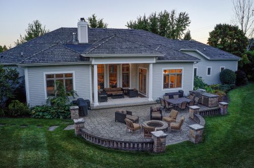 1410 Bristlecone Dr, Chenequa WI  53029-8653 exterior