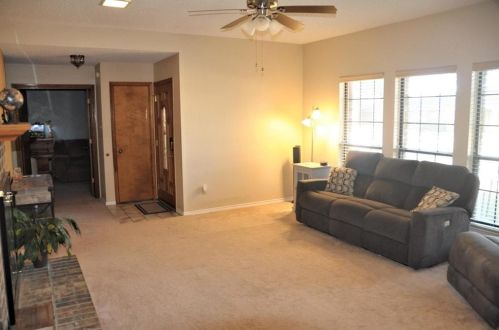 2018 Lansdown Dr, Carrollton TX  75010-4044 exterior