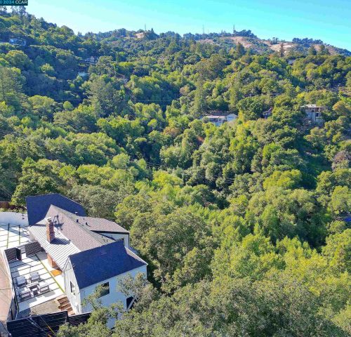 122 El Toyonal, Orinda CA  94563-2133 exterior