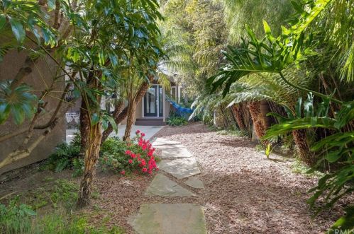 2218 239th St, Torrance, CA 90501-5921