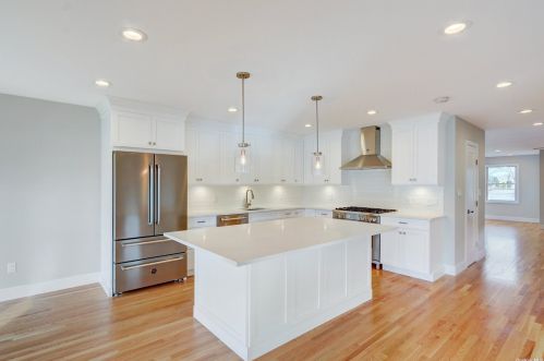 2592 Hewlett Ln, North Bellmore NY  11710-4413 exterior