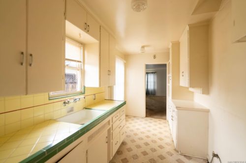 3481 Myrtle Ave, San Diego CA 92104-4426 exterior