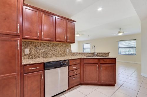 116 Camino Del Rio, Fort Pierce FL  34952-2375 exterior