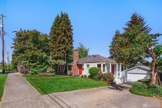 4646 Willow St, Seattle, WA 98118-3643