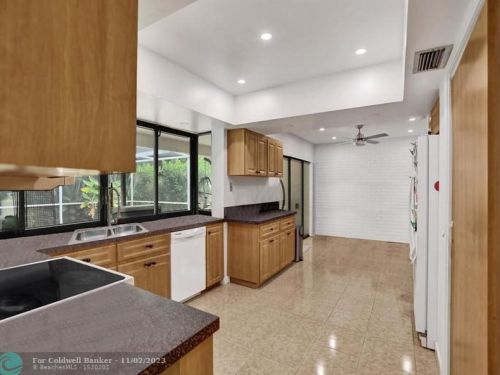 3501 55th Ave, Hollywood FL  33021-2341 exterior