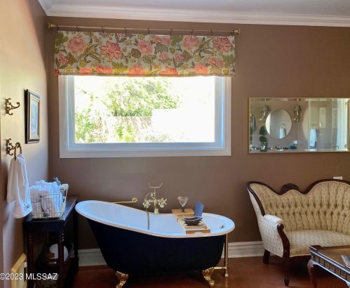 7422 Mystic Cyn Dr, Tucson AZ 85718-7805 exterior