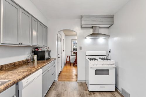 6 Longvue Cir, Ambridge PA  15003-1121 exterior