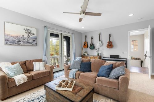 27406 Quincy Ln, Temecula CA  92591-4402 exterior