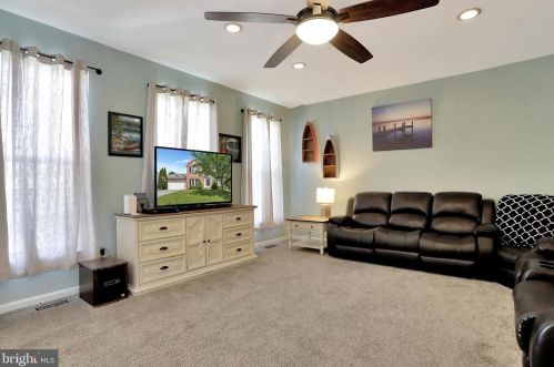 594 Sawgrass Dr, Charles Town WV  25414-5968 exterior