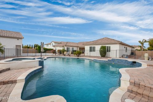 3483 Vallejo Ct, Gilbert, AZ 85298-8980
