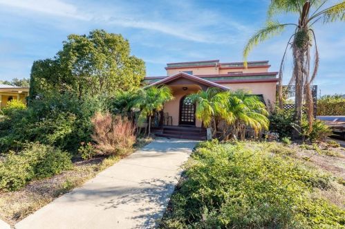344 Carroll Park, Long Beach, CA 90814-2211