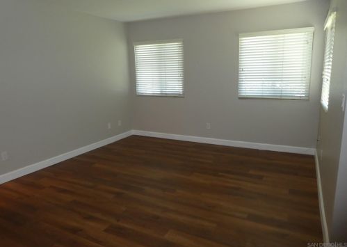 1676 Chalcedony St, San Diego CA 92109-3115 exterior