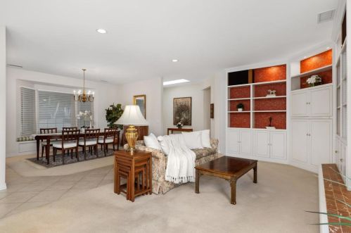 3304 Silver Oak Ln, Vista CA  92084-6614 exterior