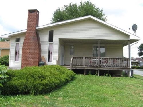 1060 Woodstock Ave, Hopwood, PA 15445-2206