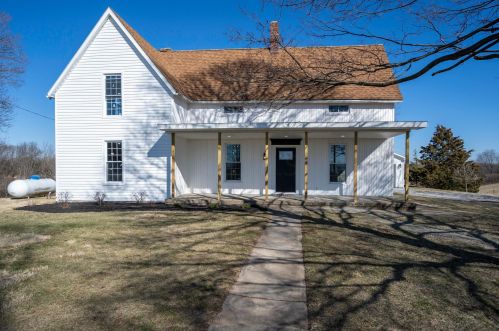 3255 White Rd, Washington Ch, OH 43160-9223