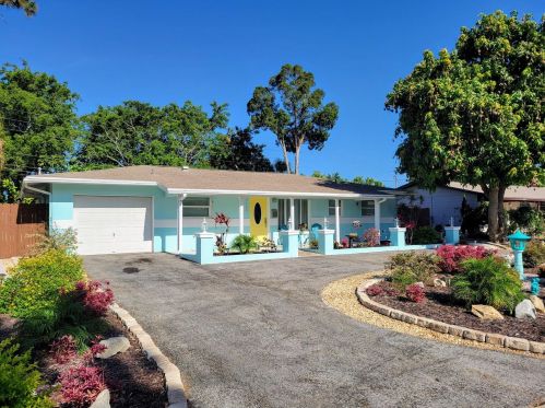5195 38th St, Saint Petersburg, FL 33711-4825