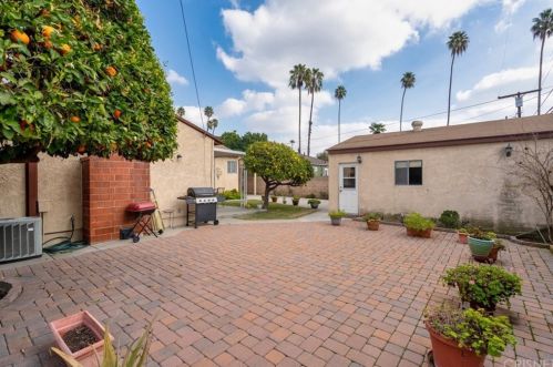 7850 Dacosta St, Downey CA 90240-3812 exterior