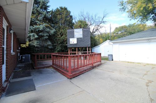 6700 Bottsford Ave, Milwaukee WI 53221-2128 exterior