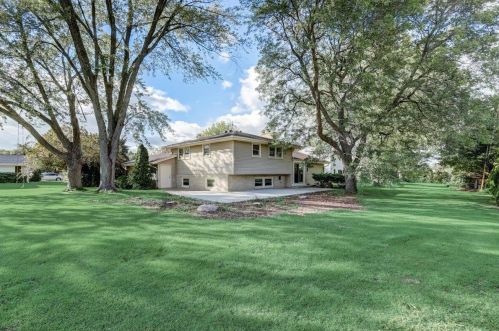 6118 Twin Oak Dr, Greendale WI  53129-2662 exterior