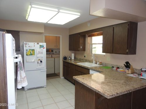 10325 Kingswood Cir, Sun City, AZ 85351-1940